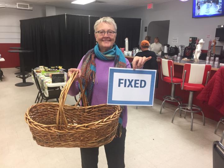 Vonne gets her basket fixed